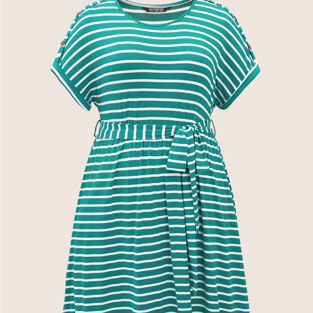 BloomChic Green Midi Sundress with Raglan Sleeves